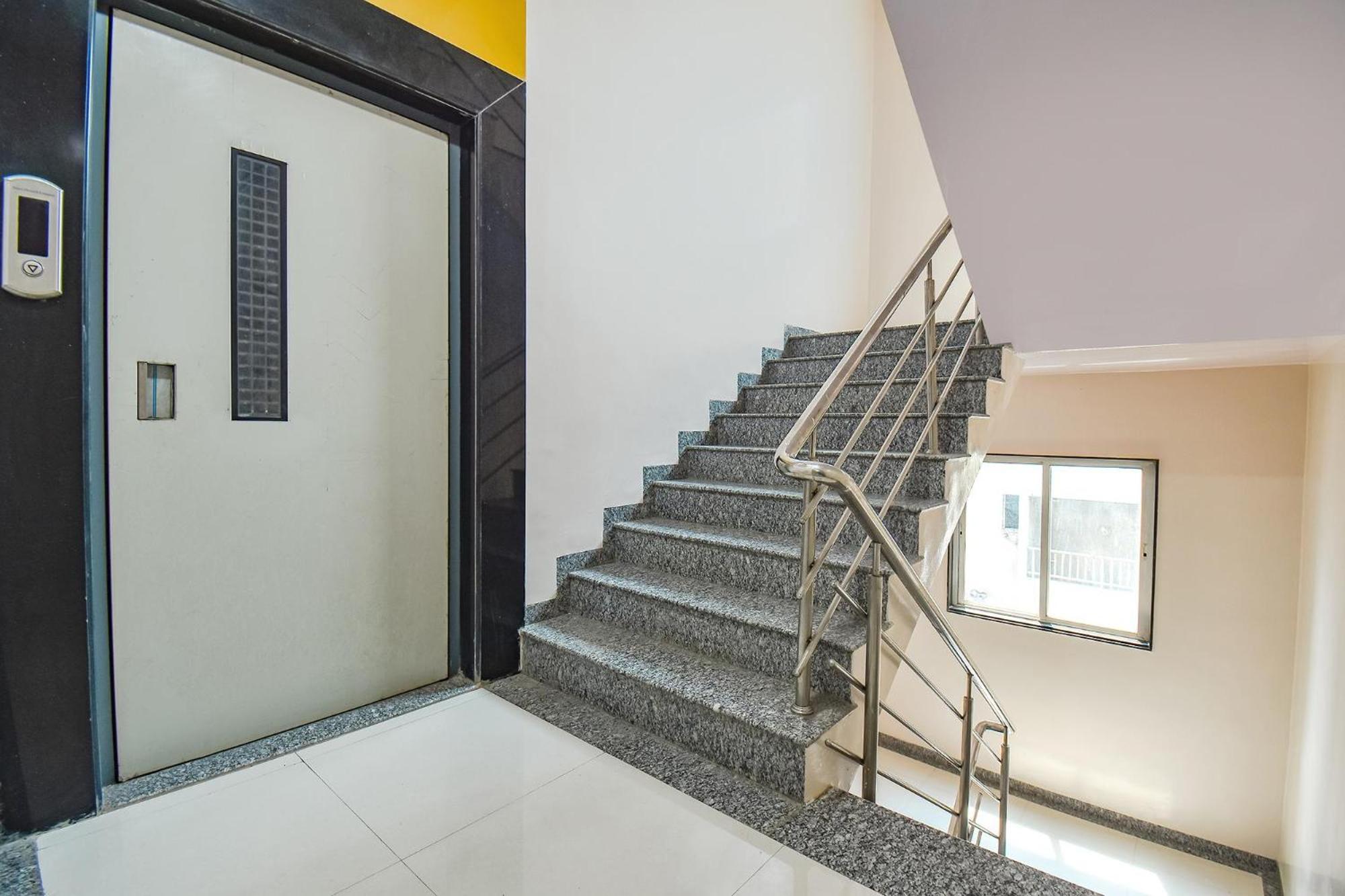 Fabhotel Skylight Studio Rooms - Nr Mcf Camp Pune Exterior foto