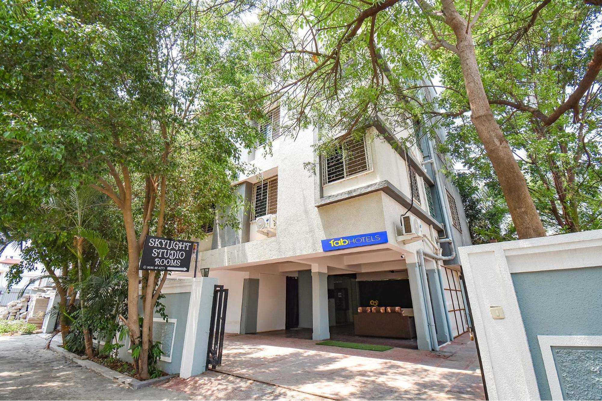 Fabhotel Skylight Studio Rooms - Nr Mcf Camp Pune Exterior foto
